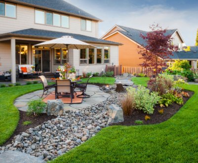 Облаштування та озеленення ділянки навколо котеджу: варіанти та поради