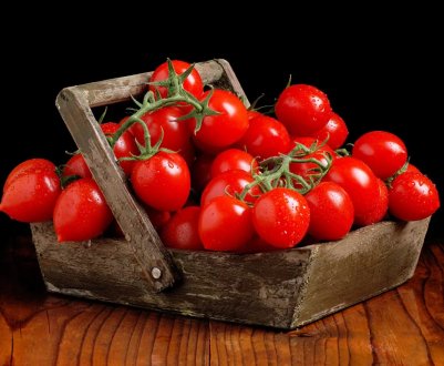 Теплиця на вулкані: в низов'ях Етни ростуть помідори