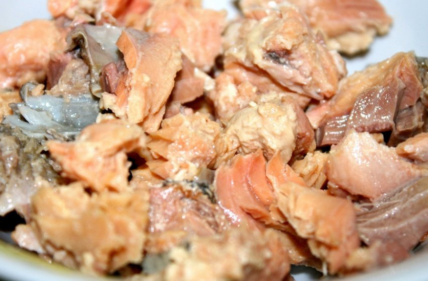 Консервована горбуша