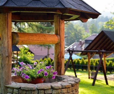 Особливості оформлення ділянки в стилі кантрі