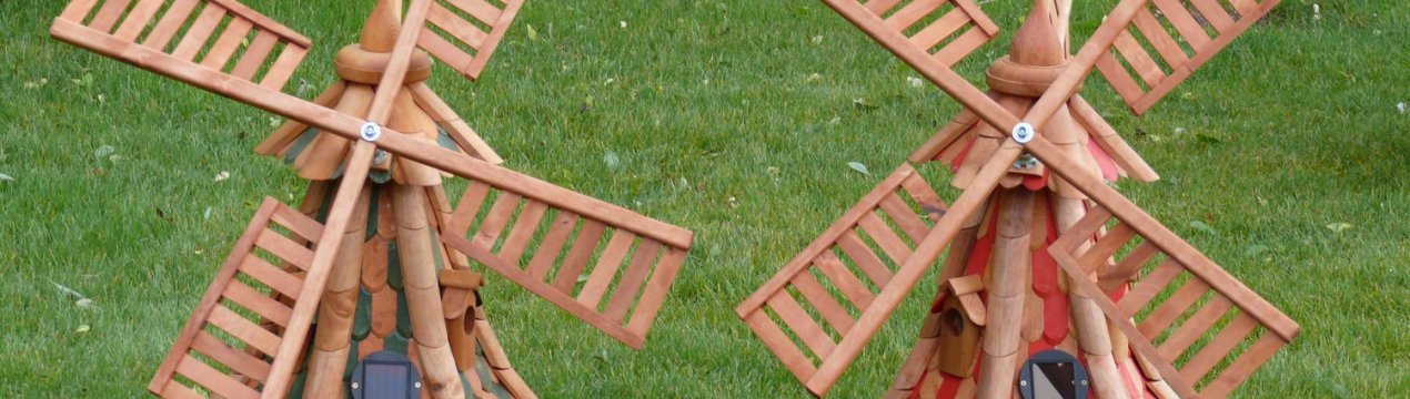 Декоративна млин на ділянці