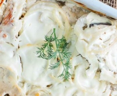 Рецепт приготування горбуші в сметанному соусі з овочами