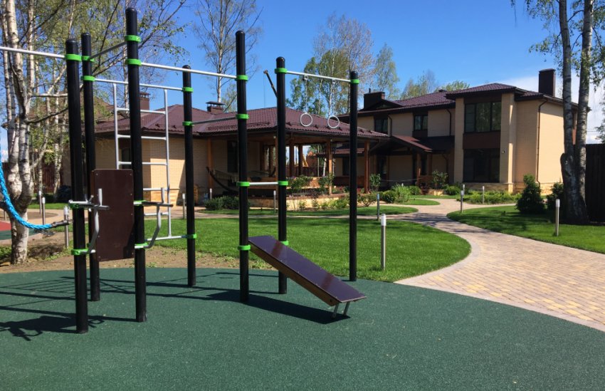 Спортивний майданчик у ландшафтному дизайні Спортивний майданчик у ландшафтному дизайні