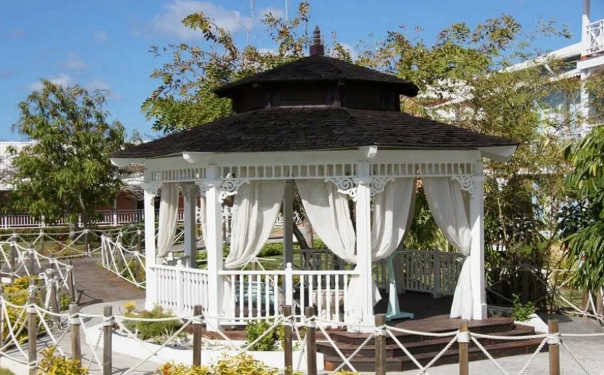 Альтанка в стилі прованс