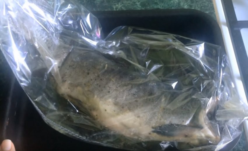 Горбуша в пакете для запекания. Рыба в пакете для запекания. Горбуша в пакете для запекания. Горбуша в пакете для запекания. Горбуша с картошкой на противне.