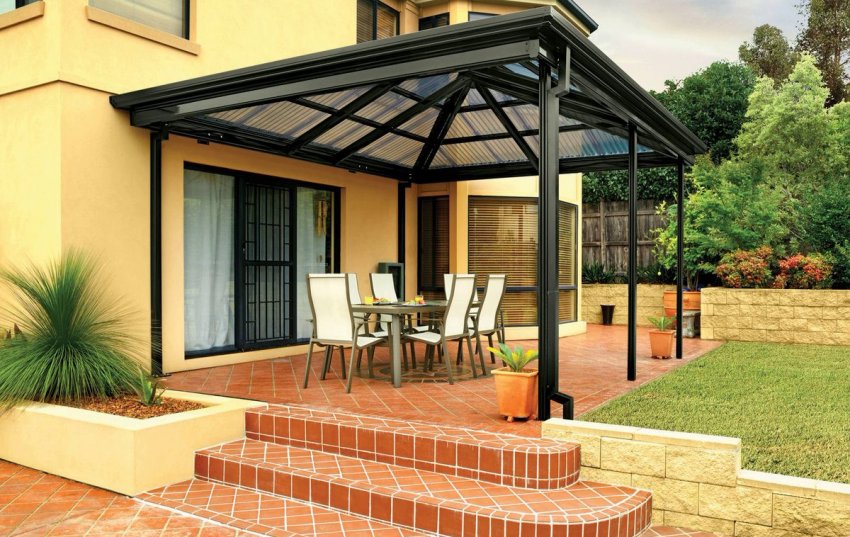 Крильце-бесідка