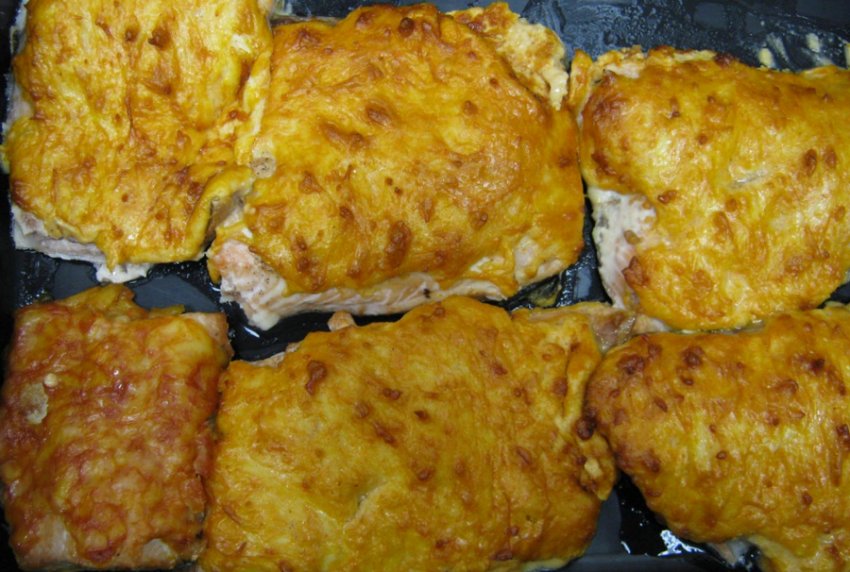 Горбуша під сиром