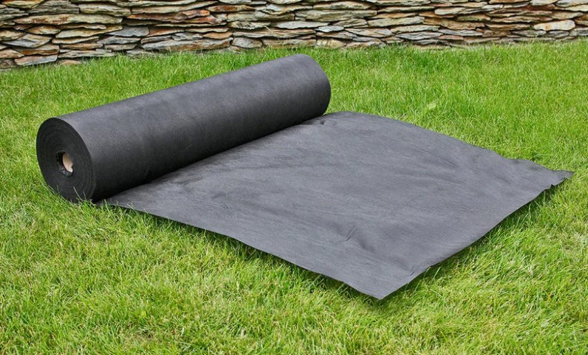 Агротканина для укриття газону Агротканина для укриття газону