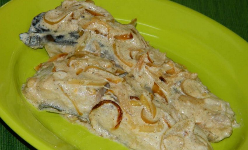 Сазан у сметані Сазан у сметані