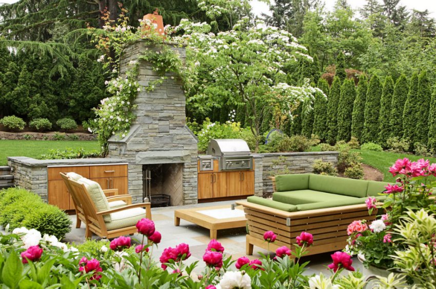 Сад з мангалом