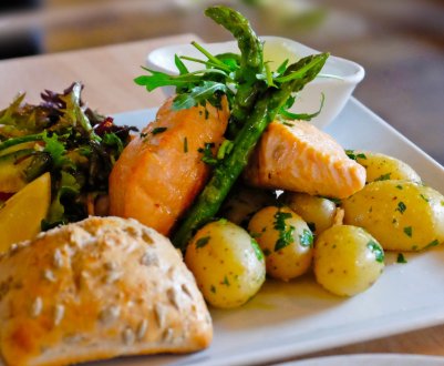 Як приготувати горбушу з картоплею в мультиварці