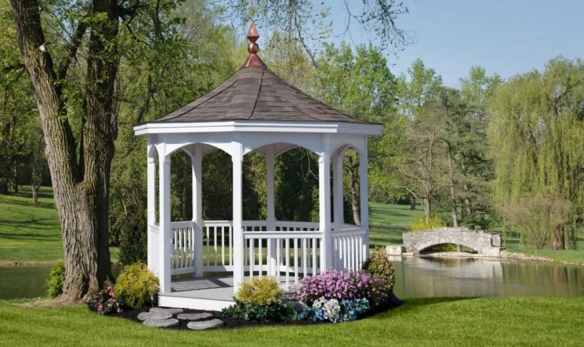 Бесідка в класичному стилі Бесідка в класичному стилі