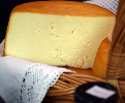 Фермери з прифронтової зони Донецької області отримали допомогу від Червоного Хреста