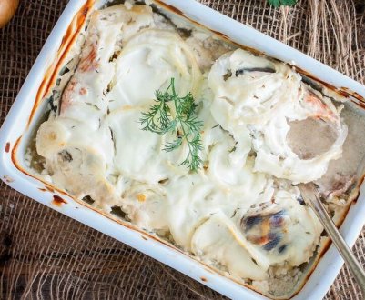 Як приготувати горбушу з картоплею в сметані: покрокові рецепти