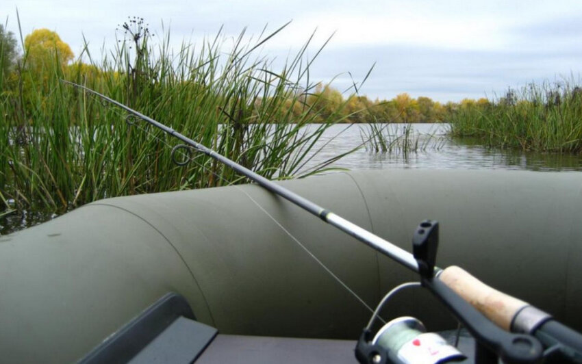 Ловля риби з човна Ловля риби з човна