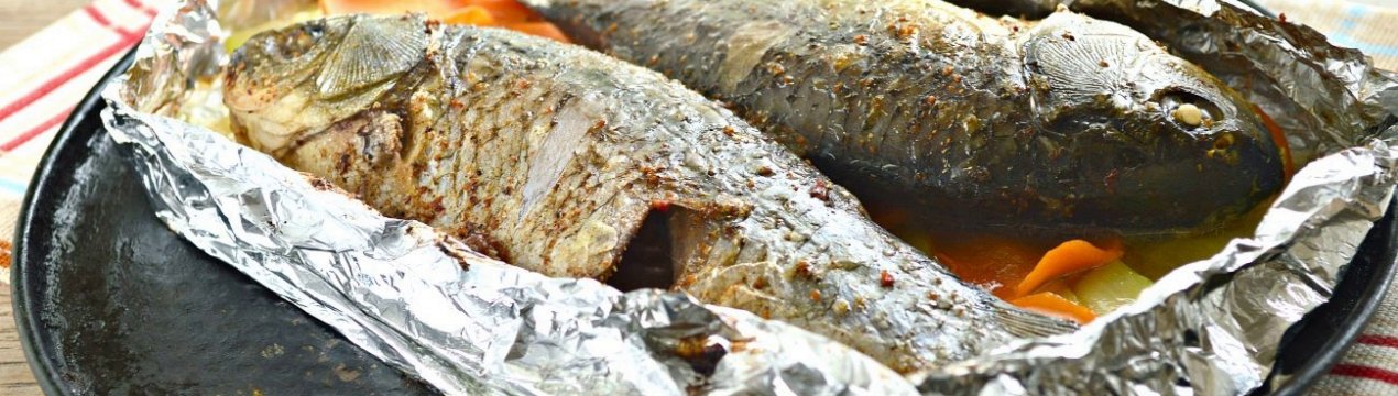 Як приготувати карася в духовці у фользі