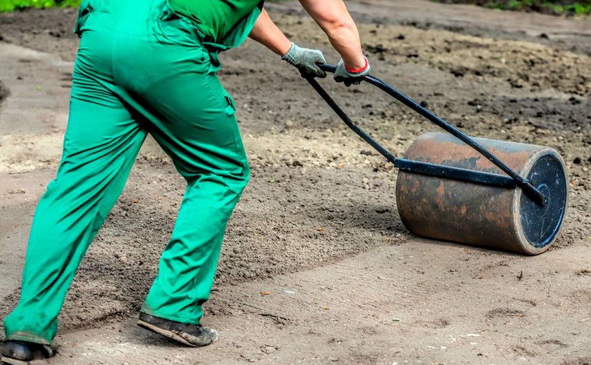 Підготовка ґрунту під газон