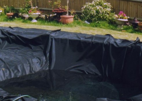 Яка плівка підходить для гідроізоляції штучного ставка