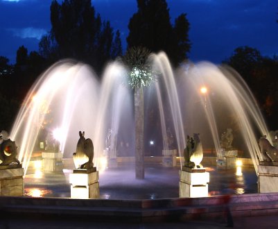 Підсвічування та ліхтарі для фонтанів: як зробити освітлення своїми руками
