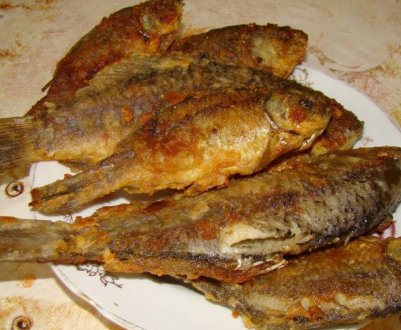 Як правильно посмажити карася, щоб не відчувалися кістки