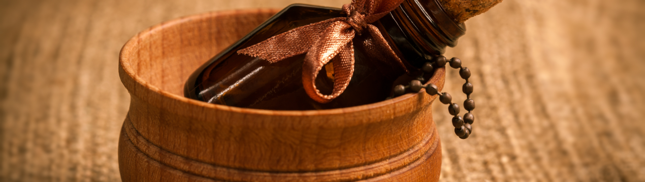 Індійське золото: користь сандалової олії