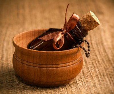 Індійське золото: користь сандалової олії