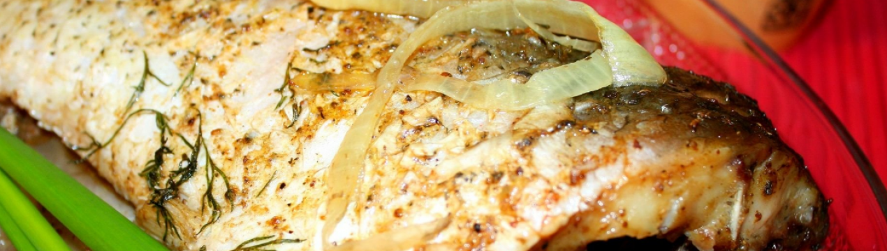 Як смачно приготувати сазана в духовці