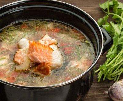 Як приготувати юшку з горбуші з пшоном