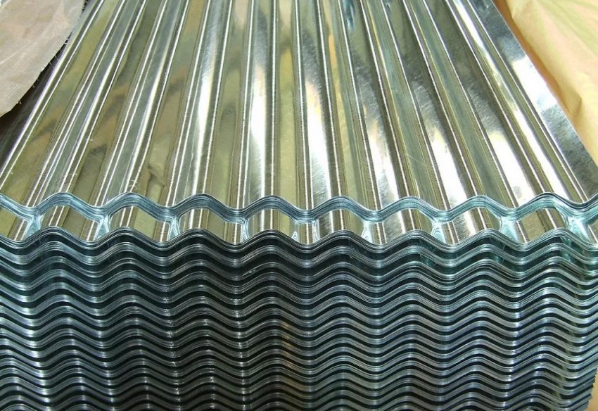 Покриття з легкого листового або гофрованого металу Покриття з легкого листового або гофрованого металу