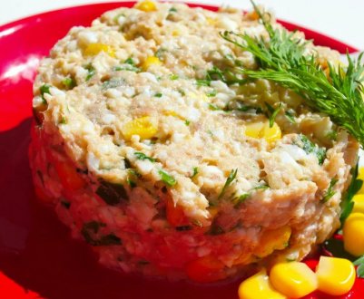 Рецепти салатів із консервованої горбуші