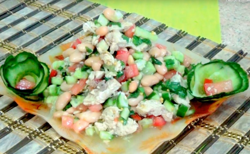 Салат із квасолею та свіжим огірком Салат із квасолею та свіжим огірком