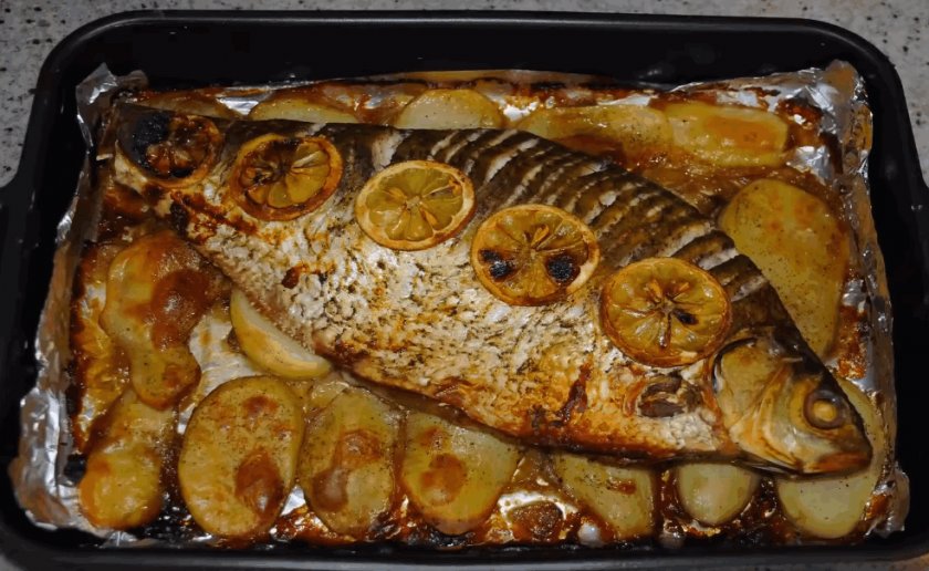 Запечённый лещ с лимоном и майонезом Запечённый лещ с лимоном и майонезом