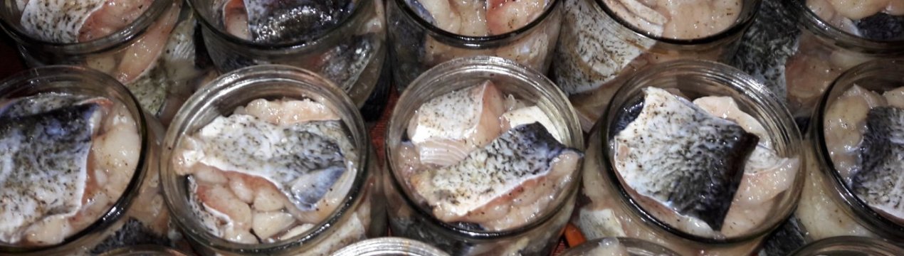 Консервация рыбы в мультиварке. . Консервация рыбы в мультиварке фото. Консервация рыбы в мультиварке-. картинка Консервация рыбы в мультиварке. картинка . Хотя этот вид еды нельзя считать подходящим для ежедневного употребления, однако, в моменты, когда под рукой ничего нет, а перекусить очень хочется, это блюдо спасет вас от голодной смерти.