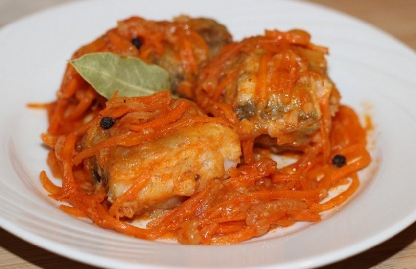 Кета під маринадом із моркви та цибулі Кета під маринадом із моркви та цибулі