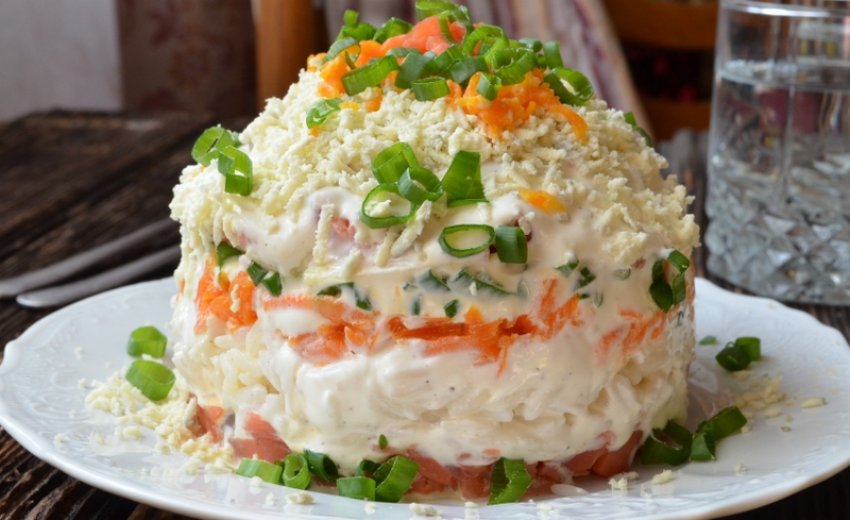 Салат із солоною горбушею