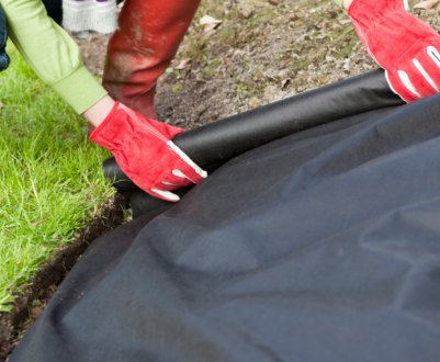 Потрібно стелити геотекстиль під газон, його вибір і укладання