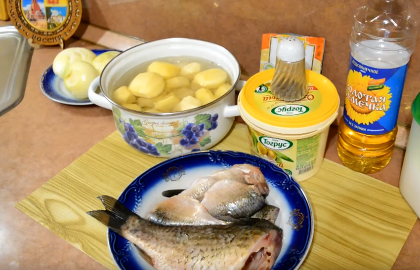Караси в духовке с майонезом и картошкой рецепты с фото