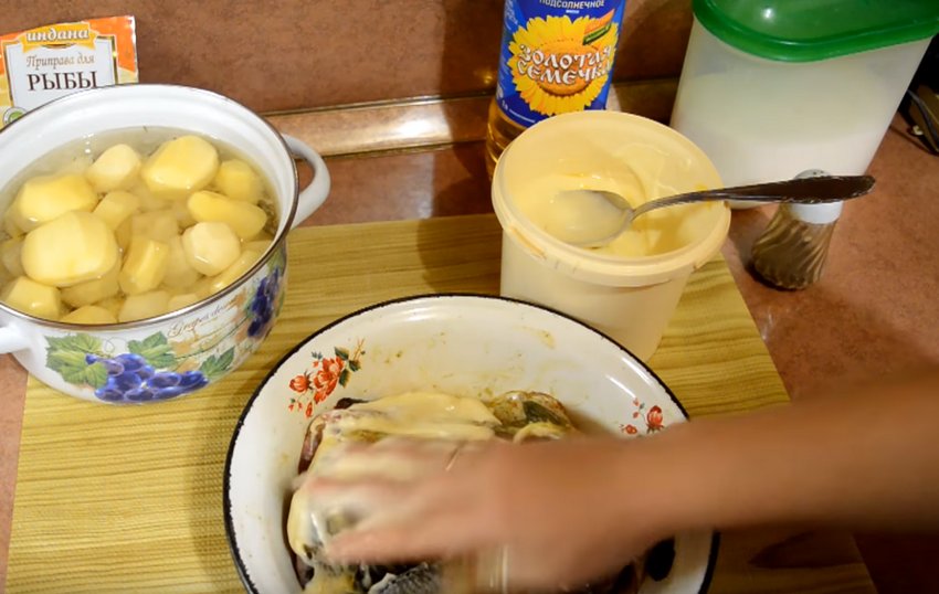 карась в духовке рецепты с картошкой. Смотреть фото карась в духовке рецепты с картошкой. Смотреть картинку карась в духовке рецепты с картошкой. Картинка про карась в духовке рецепты с картошкой. Фото карась в духовке рецепты с картошкой
