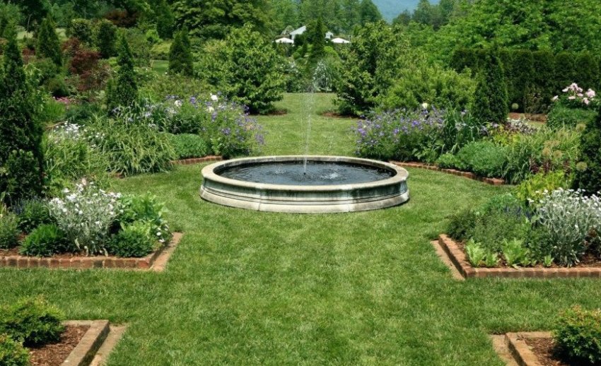 Місце для фонтана на ділянці