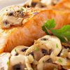 Кета вареная с соусом