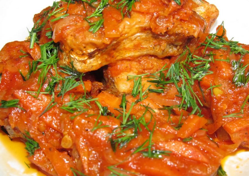 Кета з помідорами та перцем Кета з помідорами та перцем