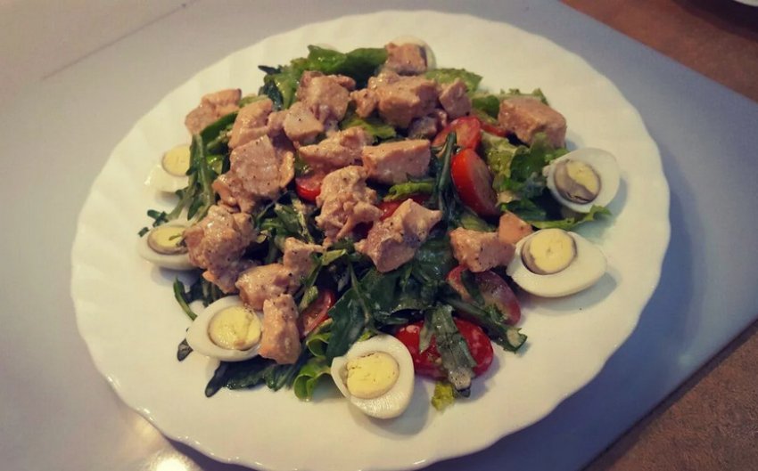 Салат із кети гарячого копчення з яйцем Салат із кети гарячого копчення з яйцем