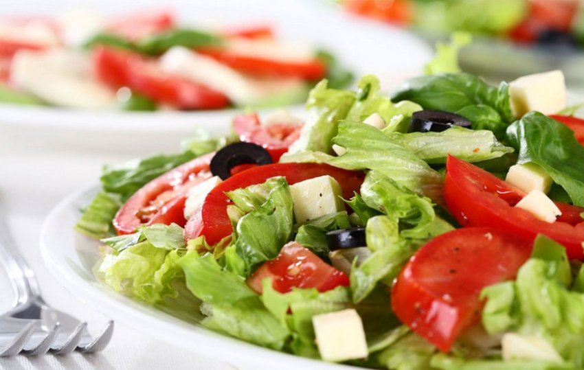 Салат із кетою холодного копчення та оливками Салат із кетою холодного копчення та оливками