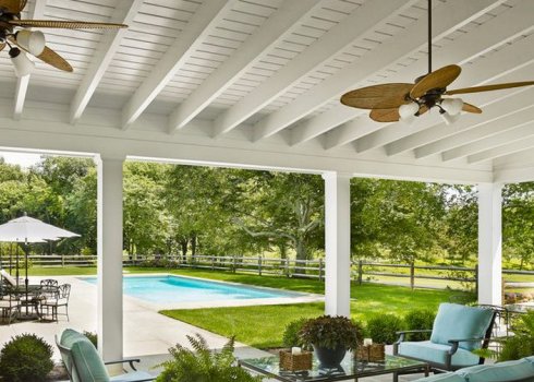 Які матеріали підійдуть для обшивки стелі у бесідці?