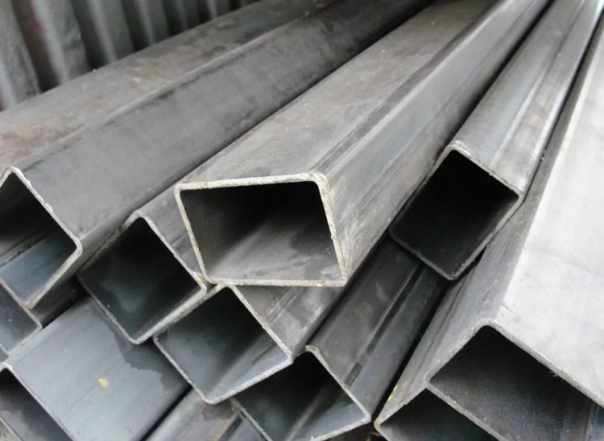 Профільні залізні труби для бесідки Профільні залізні труби для бесідки