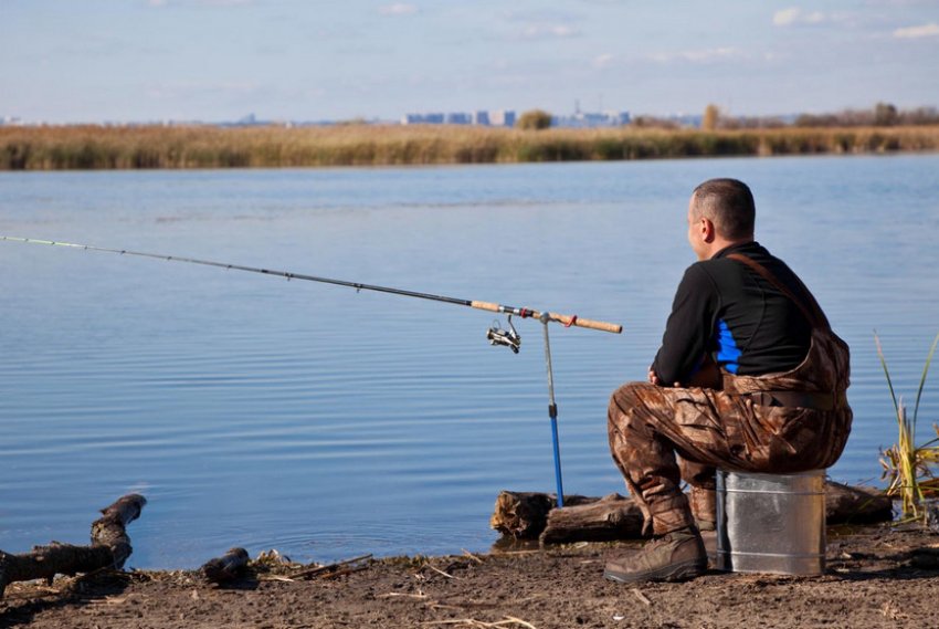 Риболовля з берега Риболовля з берега