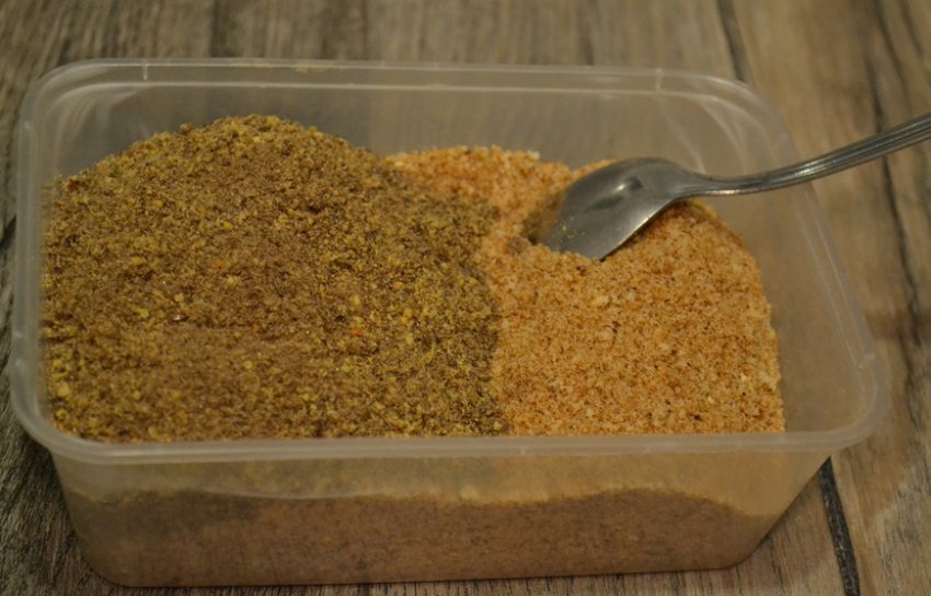 Зимова підгодовування із сухарів і насіння