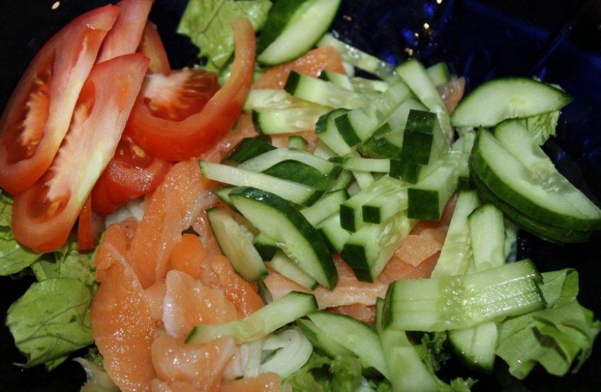 Салат із кети з помідорами Салат із кети з помідорами