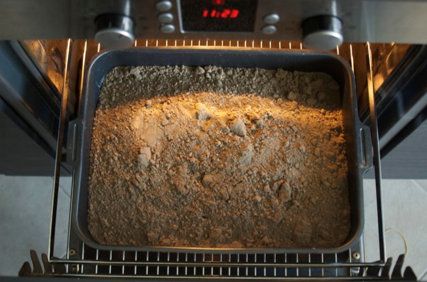 Розжарювання грунту в духовці