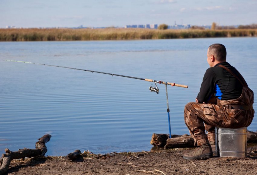 Риболовля с берега Риболовля с берега